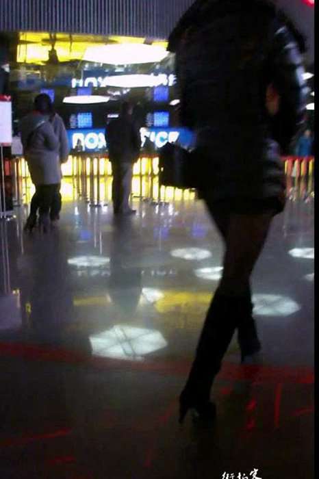 街拍视频00044超性感的长靴黑丝女人
