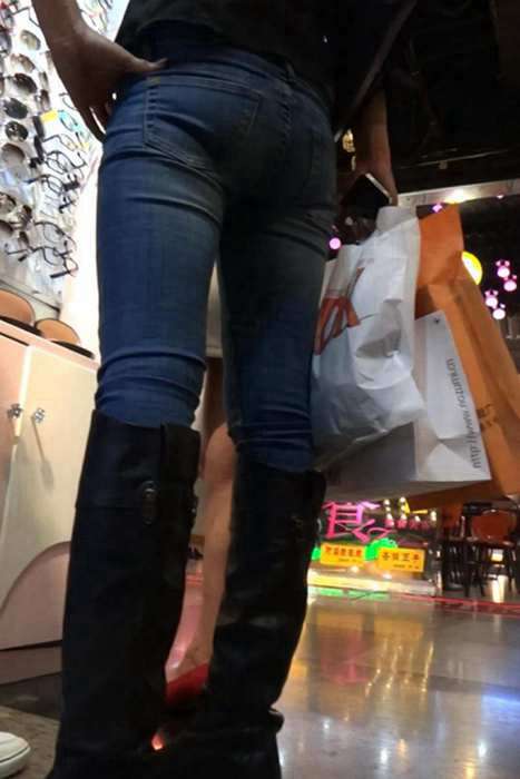 街拍视频00059超性感玉腿高跟少妇逛商场